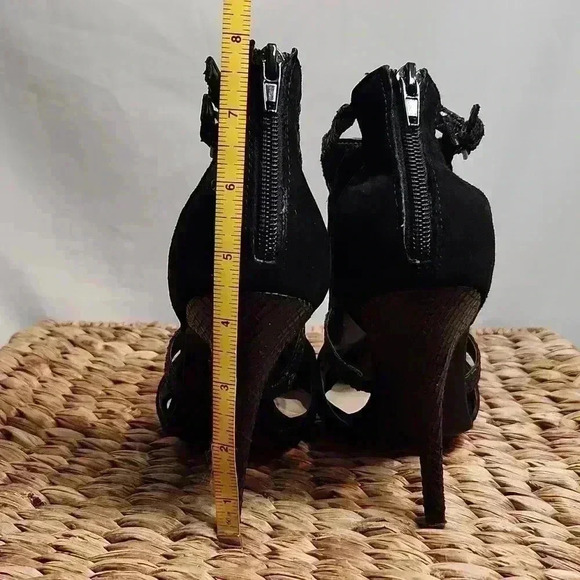 Guess Finnie Heels - Picture 10 of 14